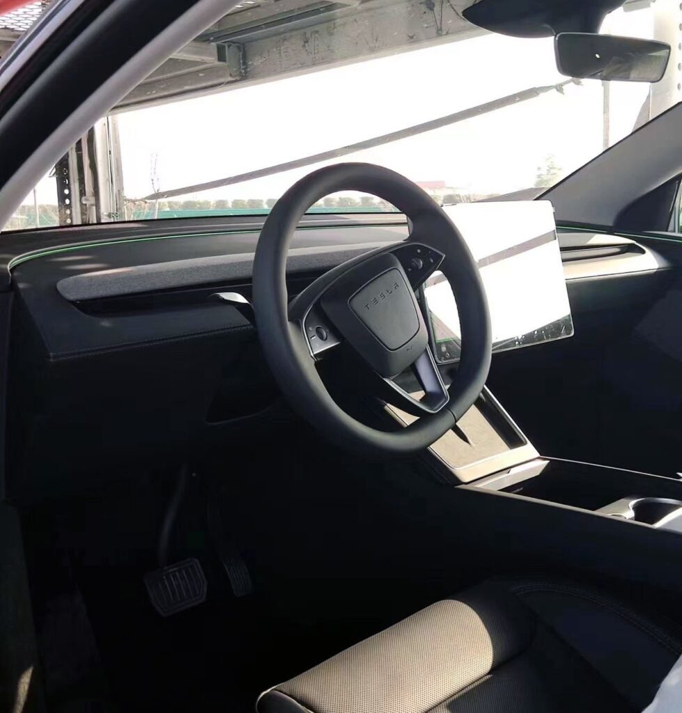 comodo de clignotant sur le Model Y Juniper 2025 